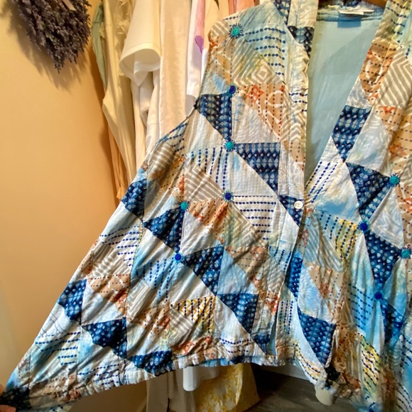 Patchwork, asymmetrical, sleeveless vest - Picture 2 of 10